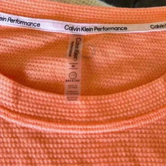 Calvin Klein - Picture 3 of 4